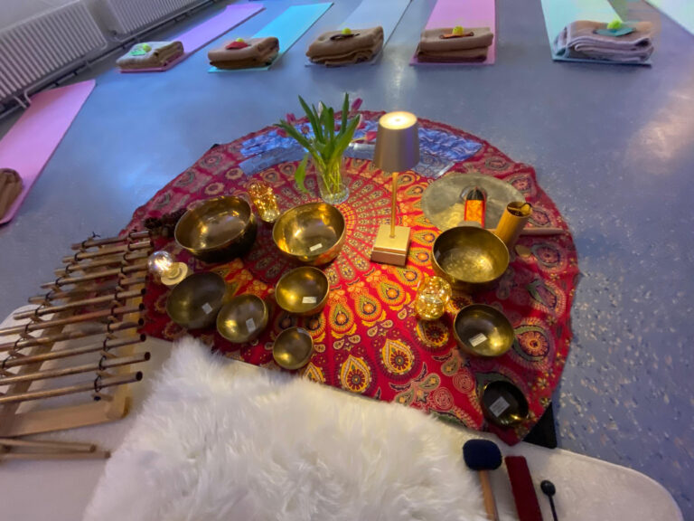 Mehr über den Artikel erfahren Sanfte Übungen & Klangschalenmeditation 02.09., 14.10. oder  25.11.2025